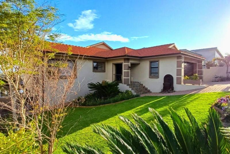4 Bedroom Property for Sale in Monte Christo Western Cape